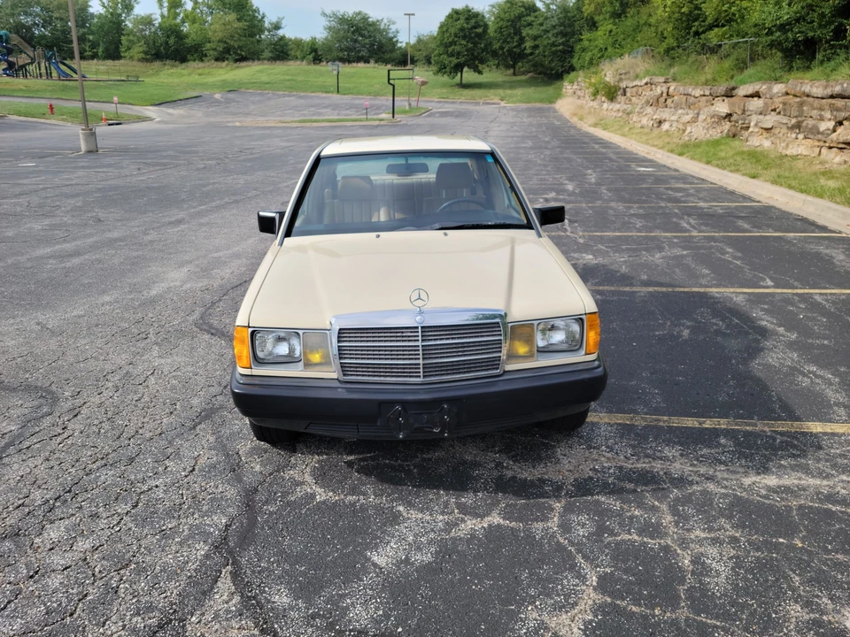 1986 Mercedes-Benz 190E - Image 8 of 31