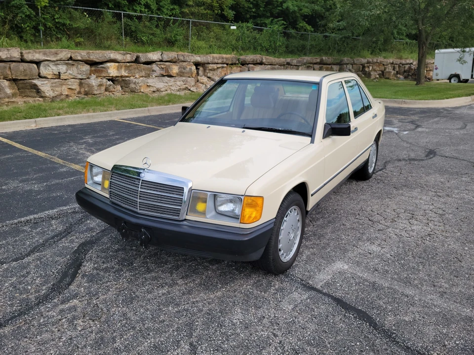 1986 Mercedes-Benz 190E - Image 2 of 31