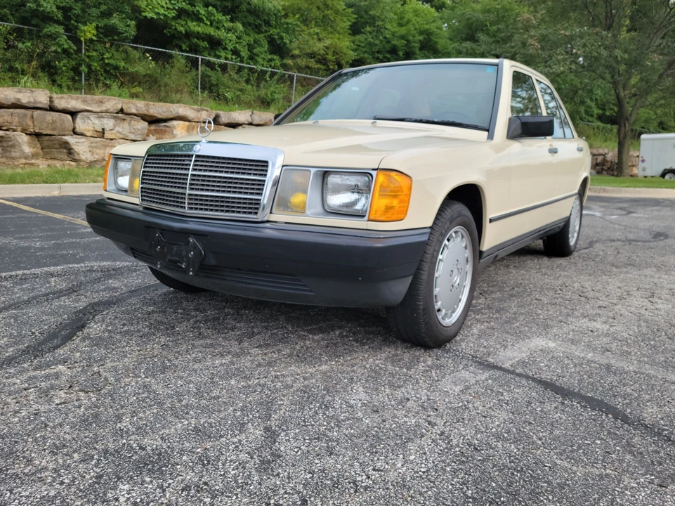 1986 Mercedes-Benz 190E - Image 5 of 31
