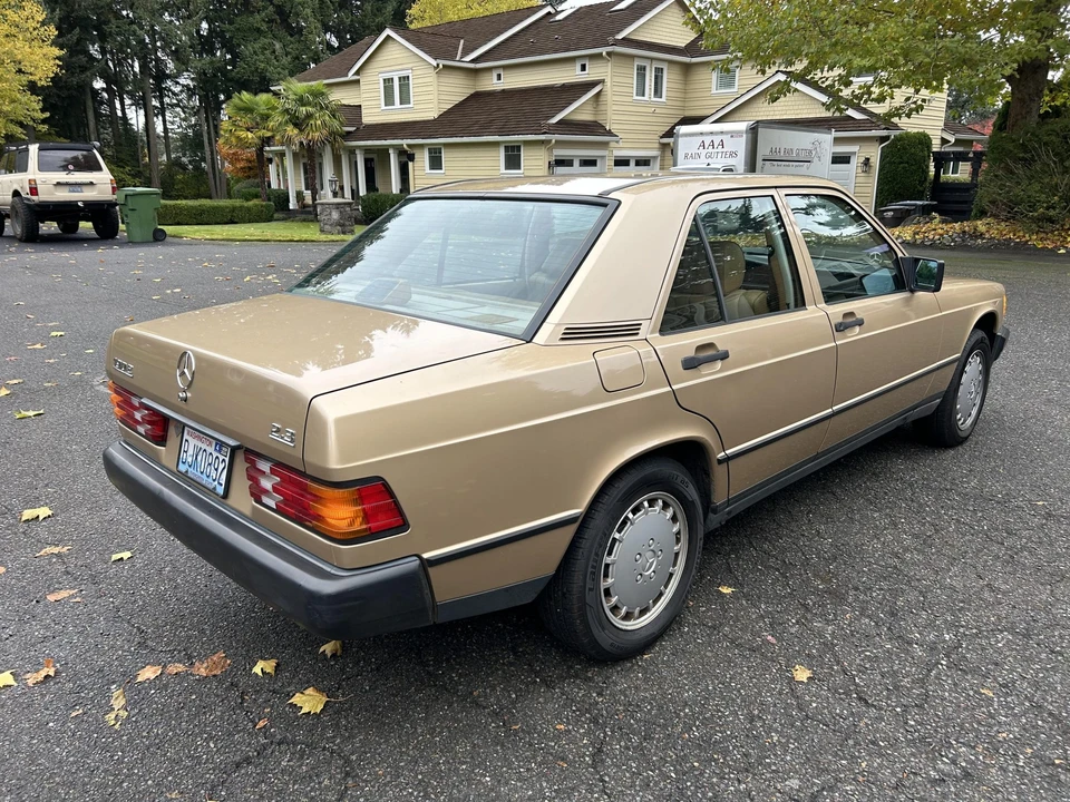 1986 Mercedes-Benz 190E - Image 9 of 31
