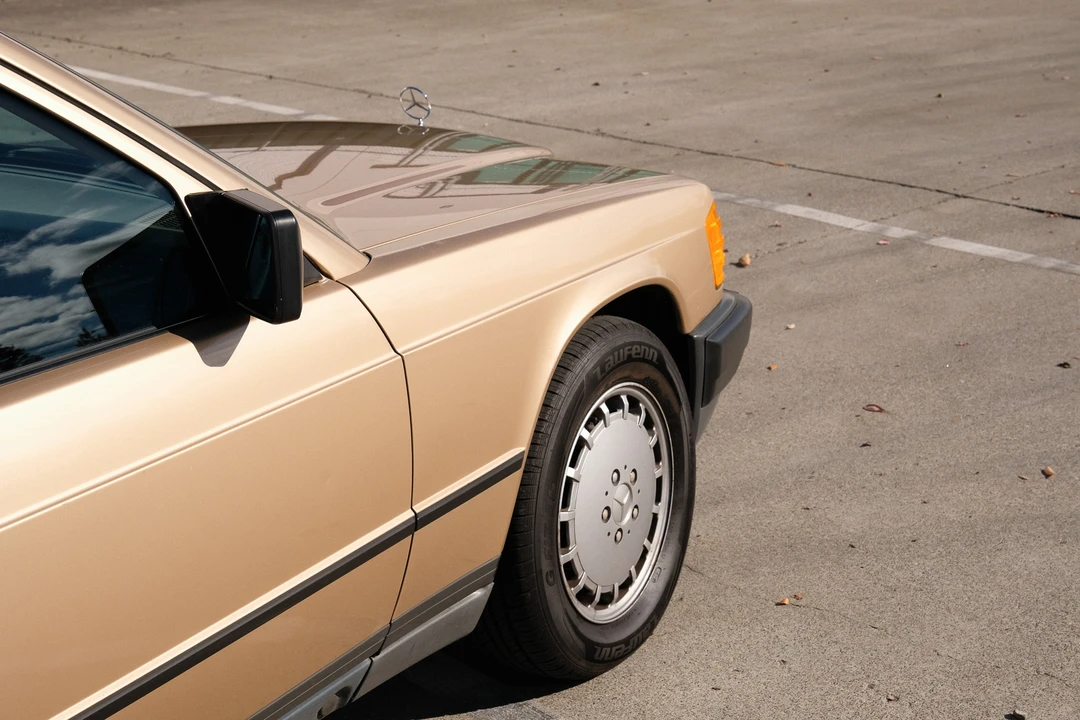 1986 Mercedes-Benz 190E - Image 23 of 31