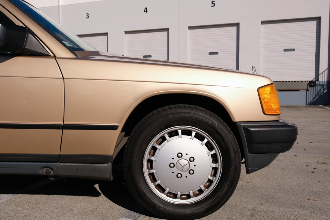 1986 Mercedes-Benz 190E - Image 21 of 31