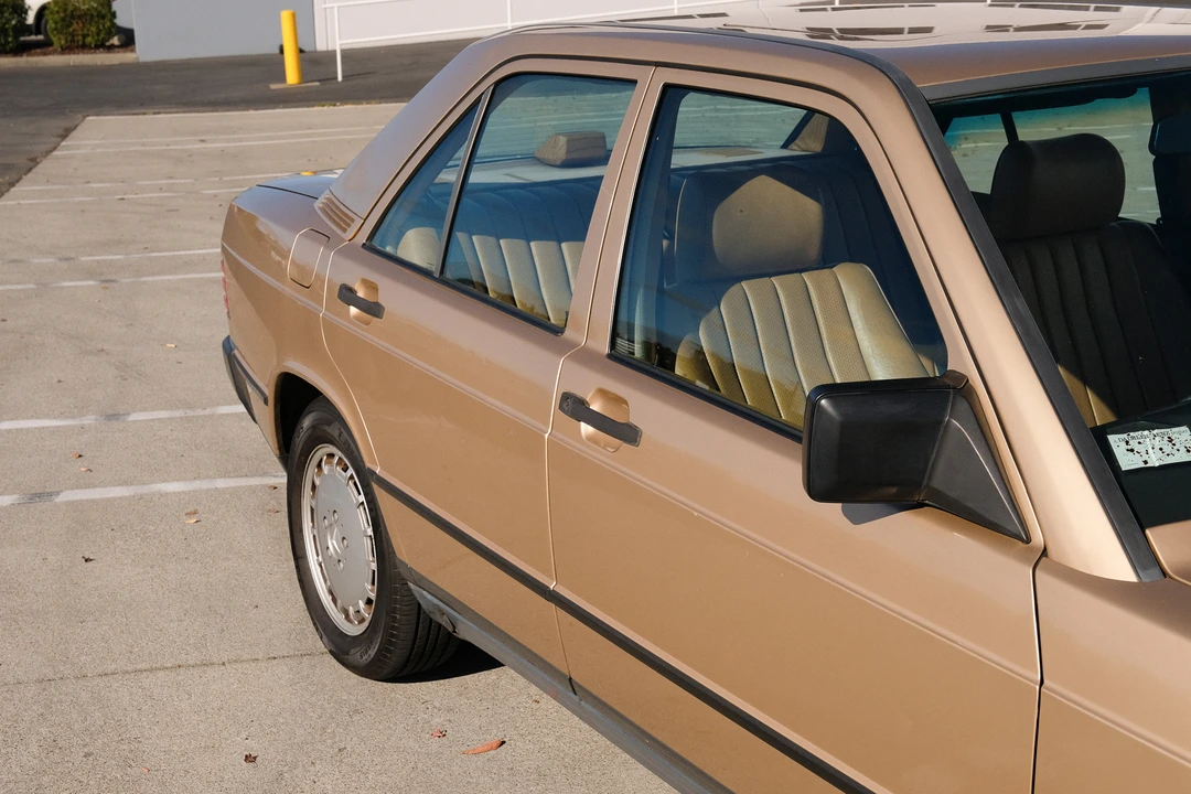 1986 Mercedes-Benz 190E - Image 28 of 31