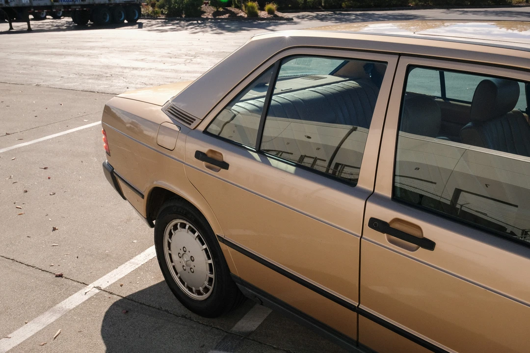 1986 Mercedes-Benz 190E - Image 30 of 31