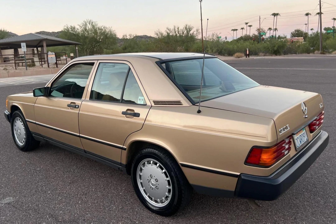 1986 Mercedes-Benz 190E - Image 4 of 31