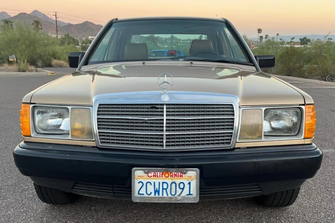 1986 Mercedes-Benz 190E - Image 2 of 31