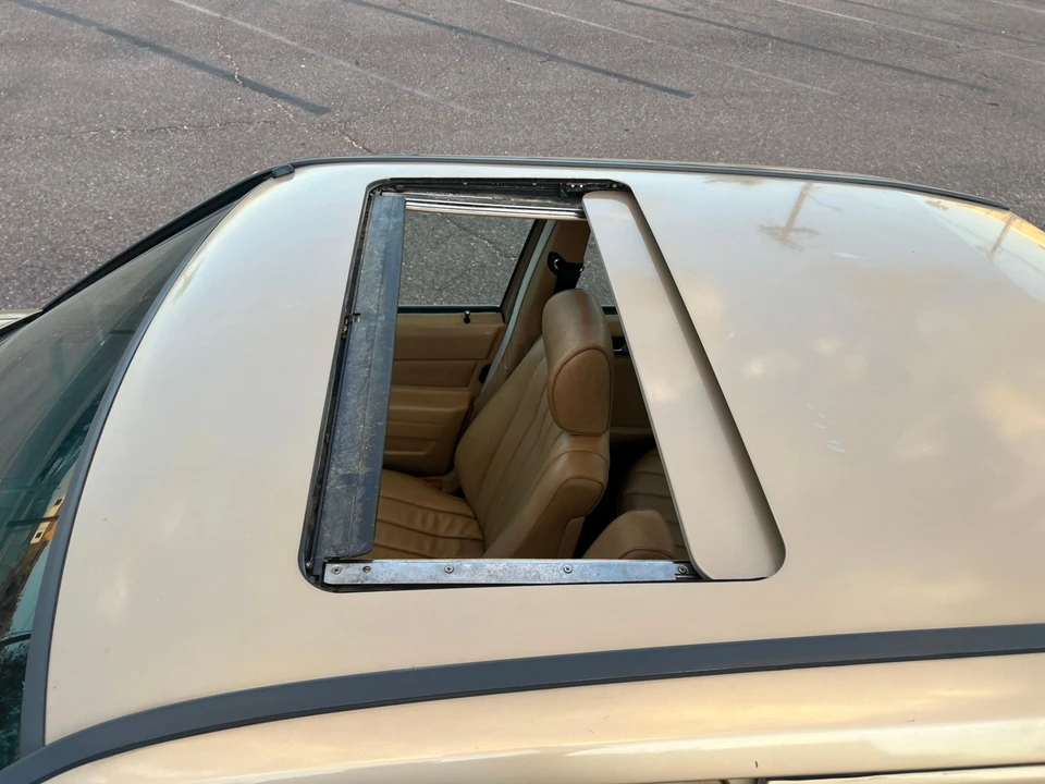 1986 Mercedes-Benz 190E - Image 22 of 31