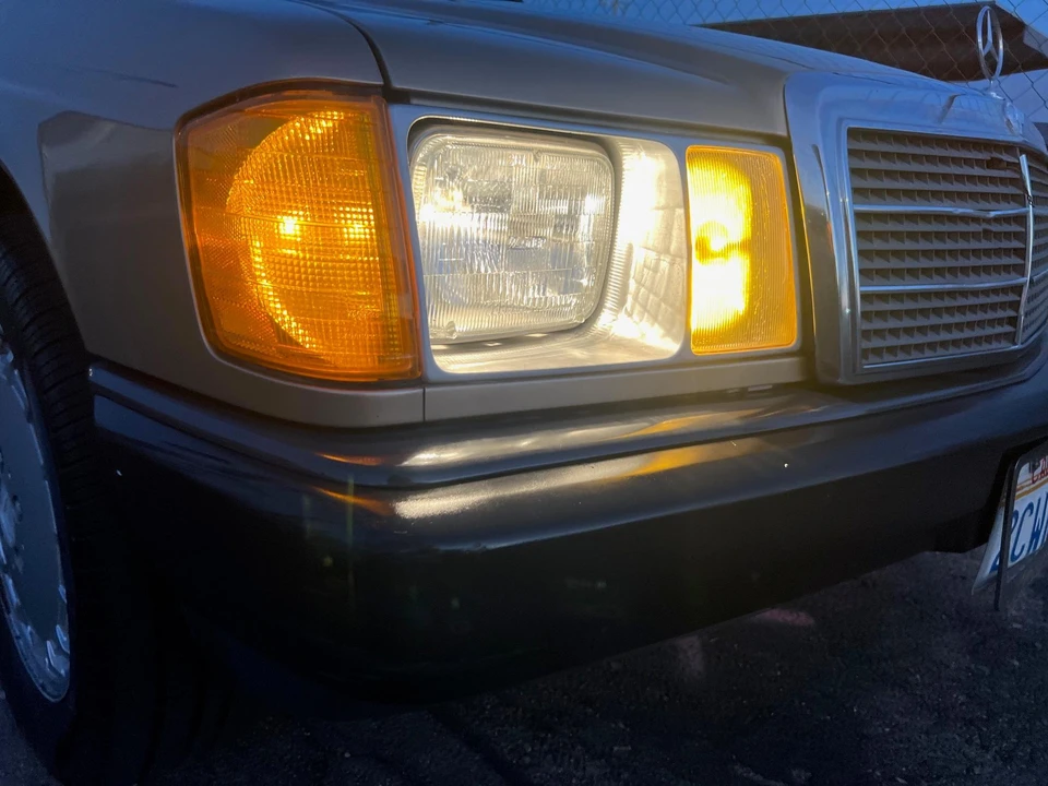 1986 Mercedes-Benz 190E - Image 16 of 31