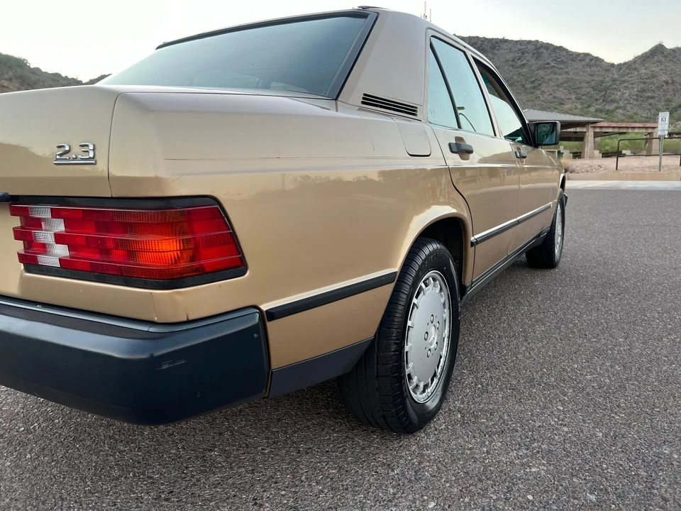 1986 Mercedes-Benz 190E - Image 29 of 31