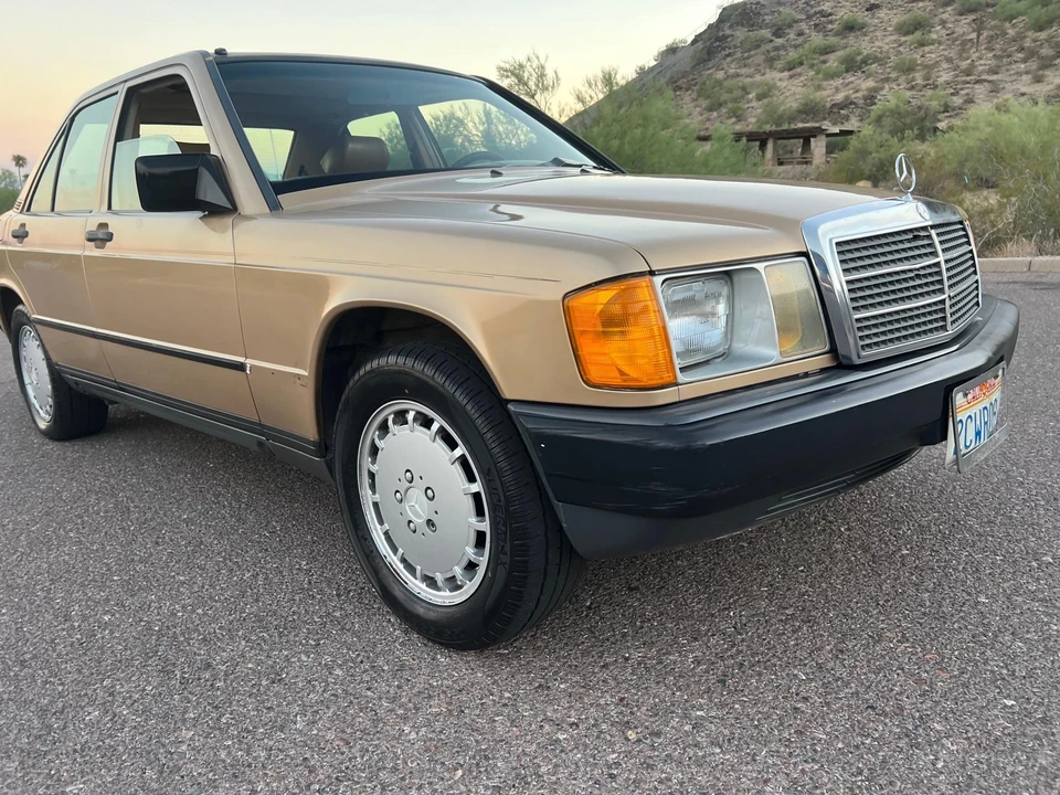 1986 Mercedes-Benz 190E - Image 14 of 31