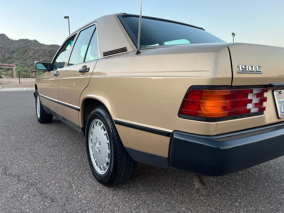 1986 Mercedes-Benz 190E - Image 25 of 31