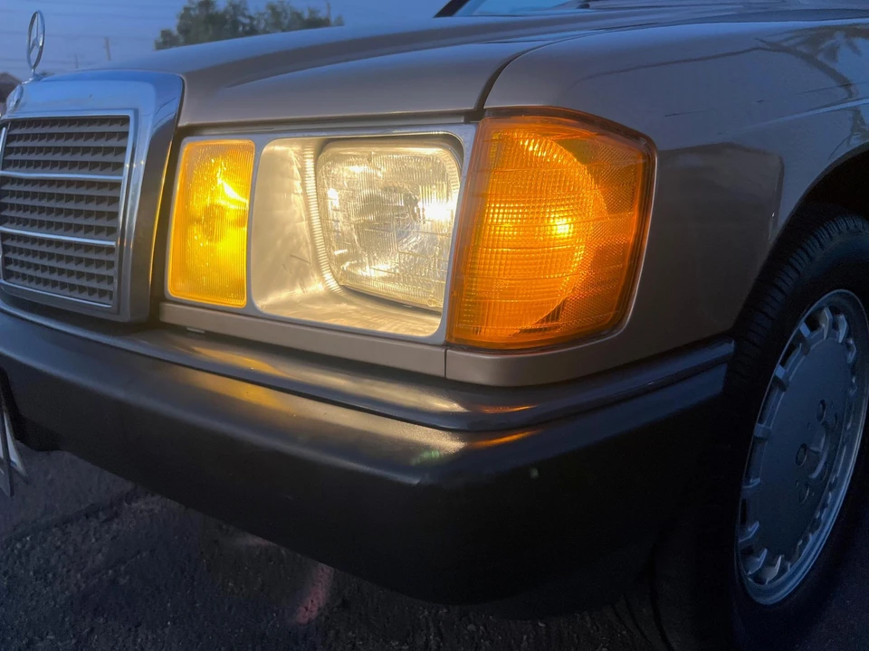 1986 Mercedes-Benz 190E - Image 21 of 31