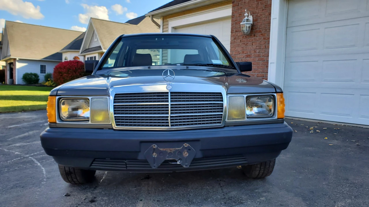 1986 Mercedes-Benz 190E - Image 2 of 31