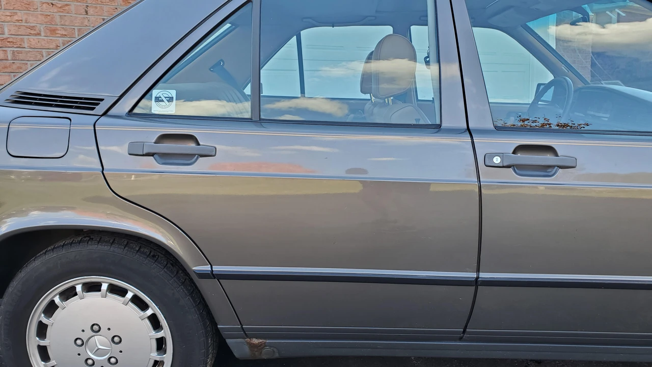 1986 Mercedes-Benz 190E - Image 20 of 31