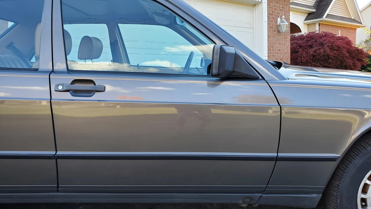 1986 Mercedes-Benz 190E - Image 16 of 31