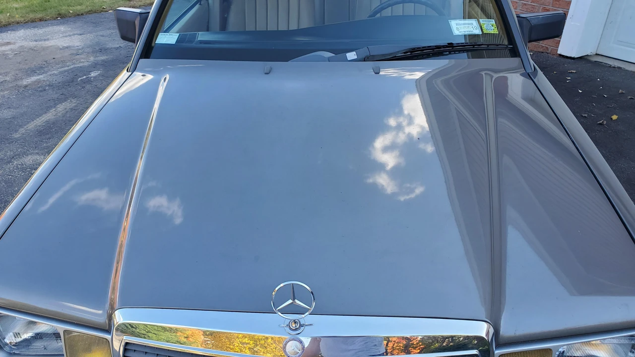 1986 Mercedes-Benz 190E - Image 11 of 31