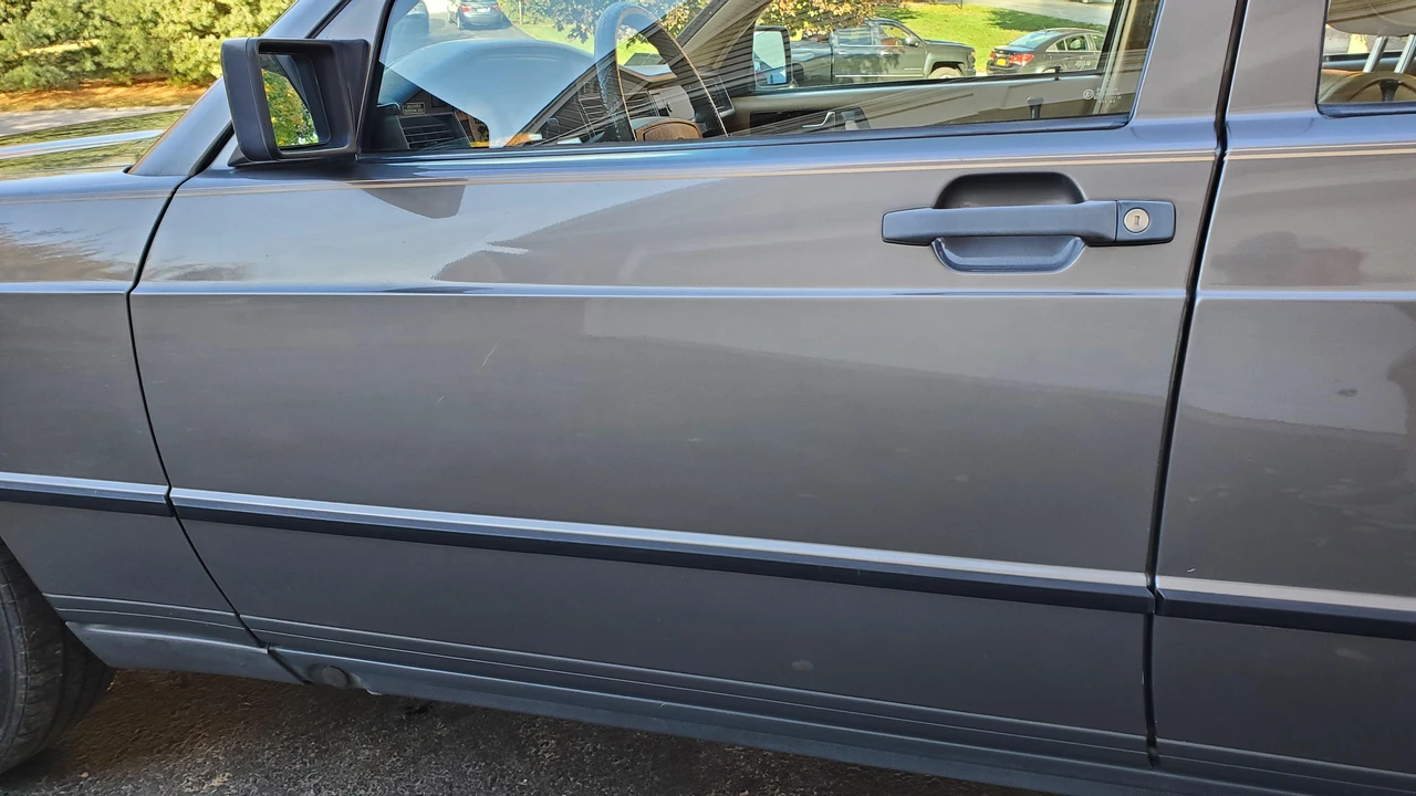 1986 Mercedes-Benz 190E - Image 15 of 31