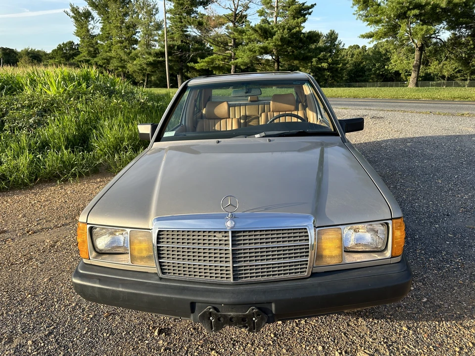 1986 Mercedes-Benz 190E - Image 4 of 31