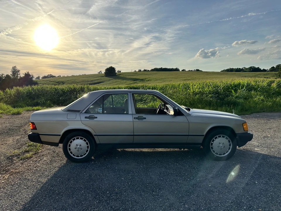 1986 Mercedes-Benz 190E - Image 10 of 31