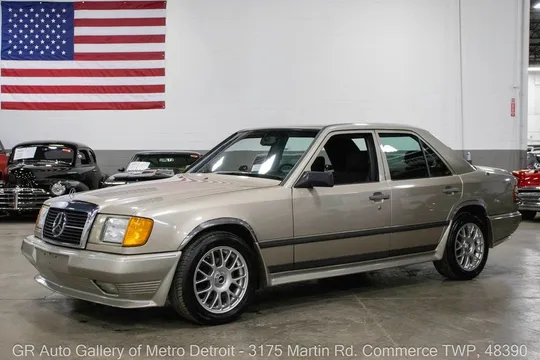1986 Mercedes-Benz 230E