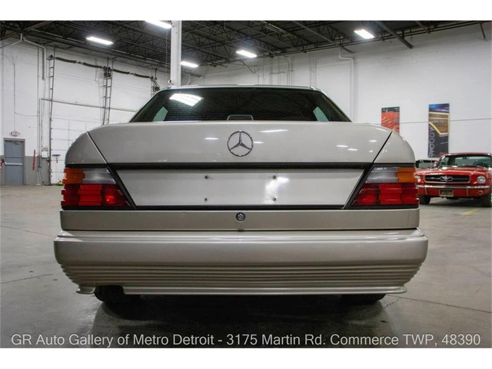 1986 Mercedes-Benz W124 E-Class - Image 6 of 31