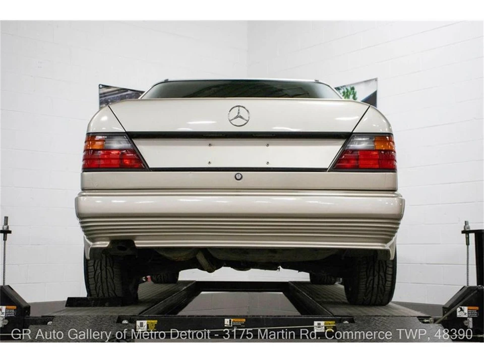 1986 Mercedes-Benz W124 E-Class - Image 20 of 31