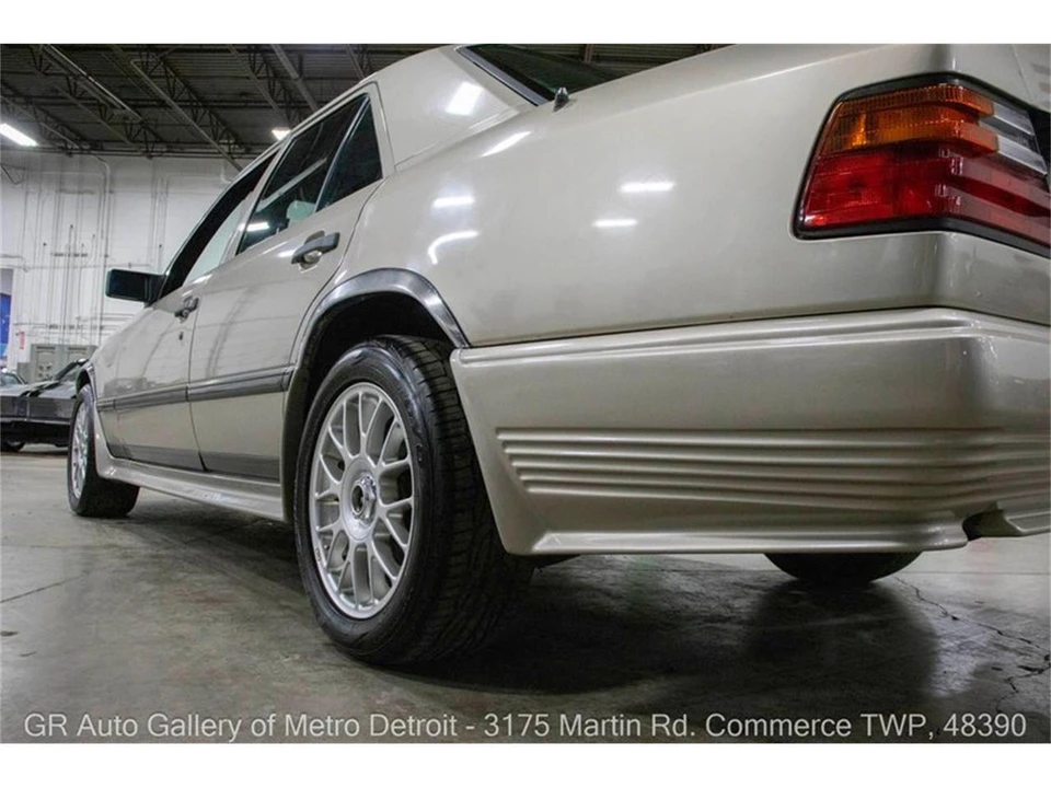 1986 Mercedes-Benz W124 E-Class - Image 22 of 31