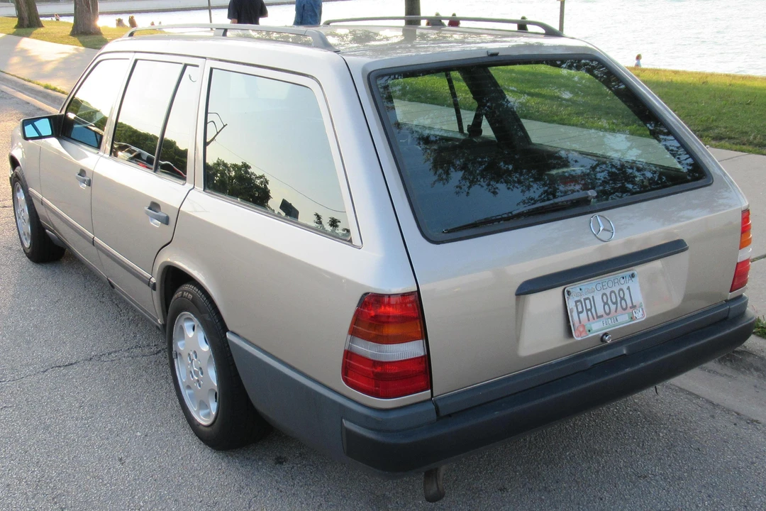1986 Mercedes-Benz W124 E-Class - Image 4 of 8