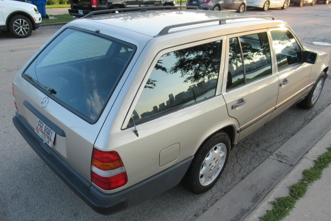 1986 Mercedes-Benz W124 E-Class - Image 5 of 8
