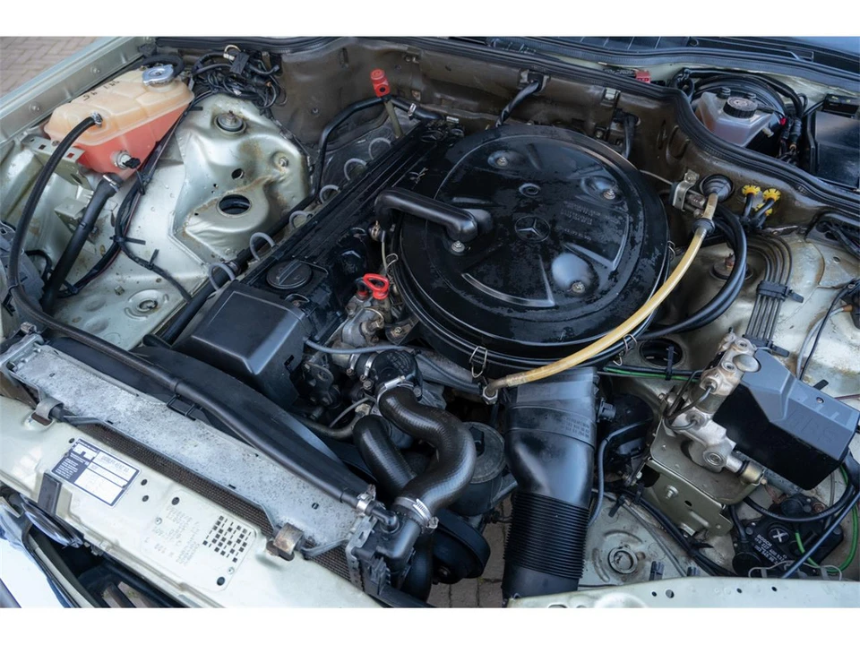 1986 Mercedes-Benz W124 E-Class - Image 9 of 11