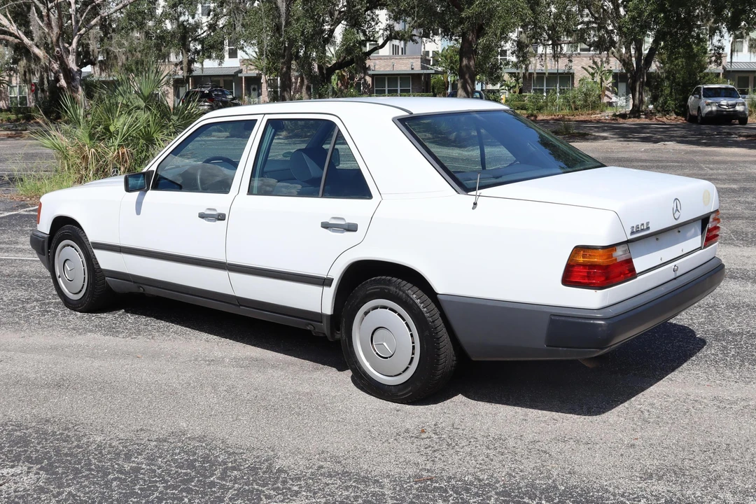 1986 Mercedes-Benz W124 E-Class - Image 4 of 31