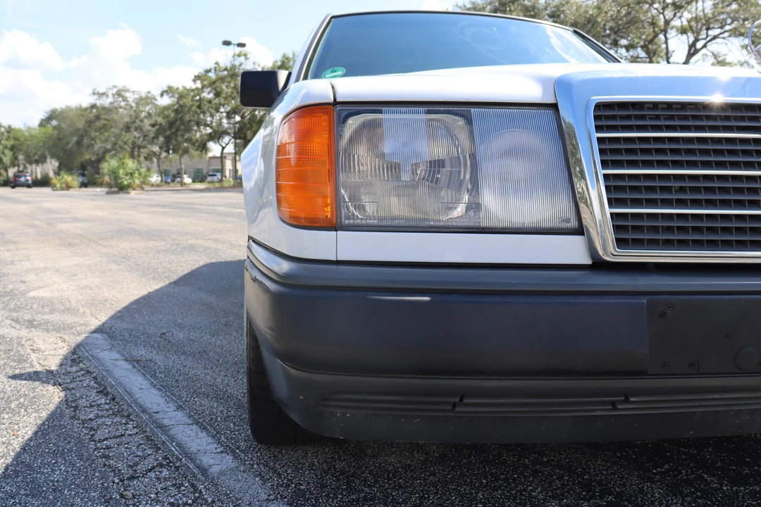 1986 Mercedes-Benz W124 E-Class - Image 13 of 31