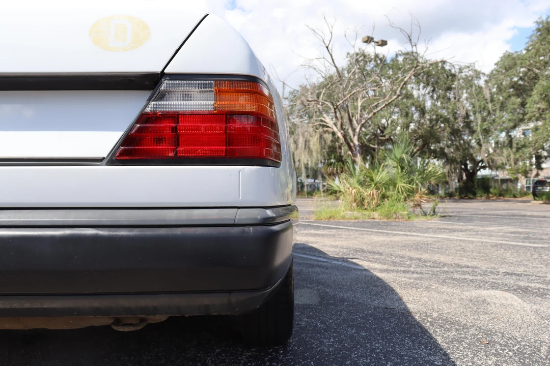 1986 Mercedes-Benz W124 E-Class - Image 30 of 31