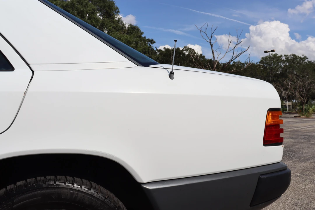 1986 Mercedes-Benz W124 E-Class - Image 26 of 31