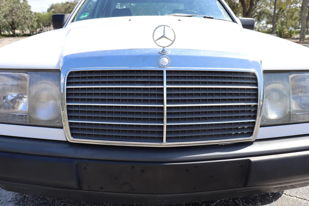 1986 Mercedes-Benz W124 E-Class - Image 14 of 31