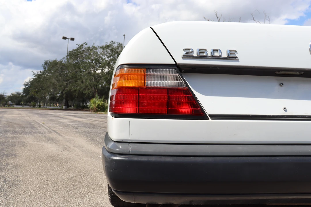 1986 Mercedes-Benz W124 E-Class - Image 27 of 31