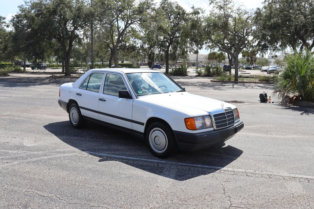 1986 Mercedes-Benz W124 E-Class - Image 10 of 31