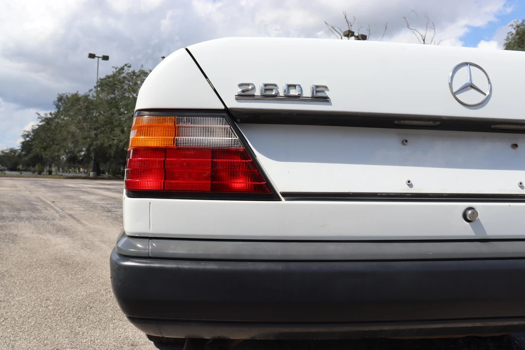 1986 Mercedes-Benz W124 E-Class - Image 28 of 31