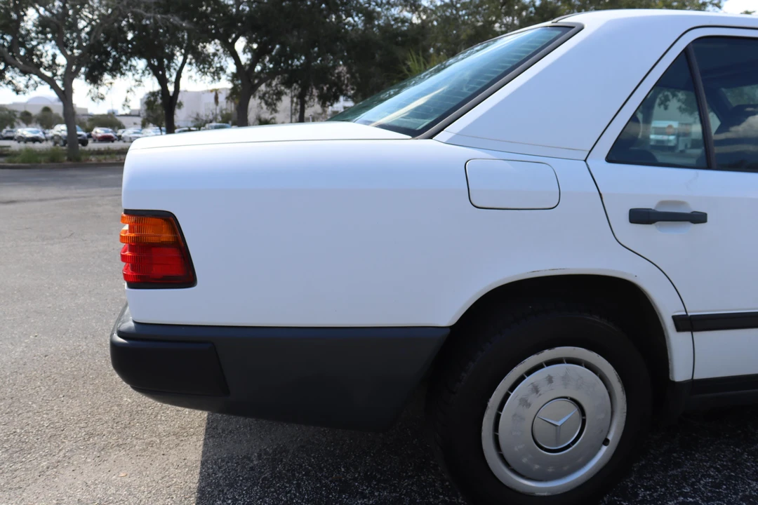 1986 Mercedes-Benz W124 E-Class - Image 31 of 31