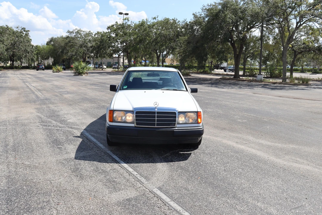 1986 Mercedes-Benz W124 E-Class - Image 6 of 31