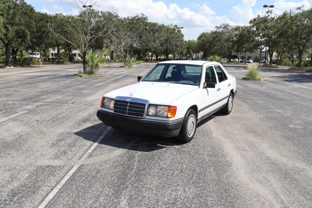 1986 Mercedes-Benz W124 E-Class - Image 7 of 31