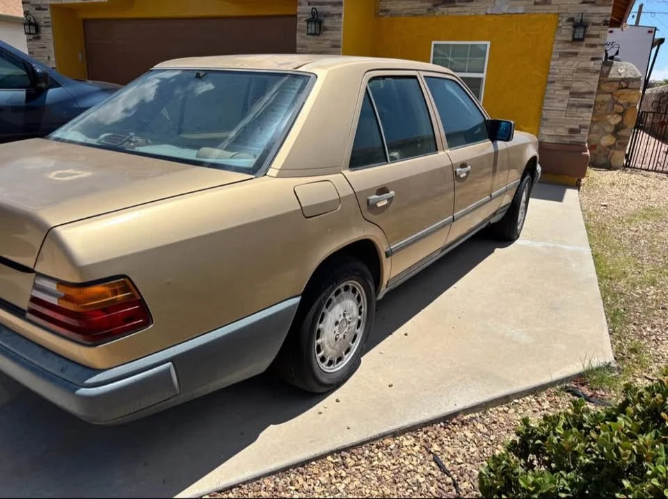 1986 Mercedes-Benz W124 E-Class - Image 2 of 8