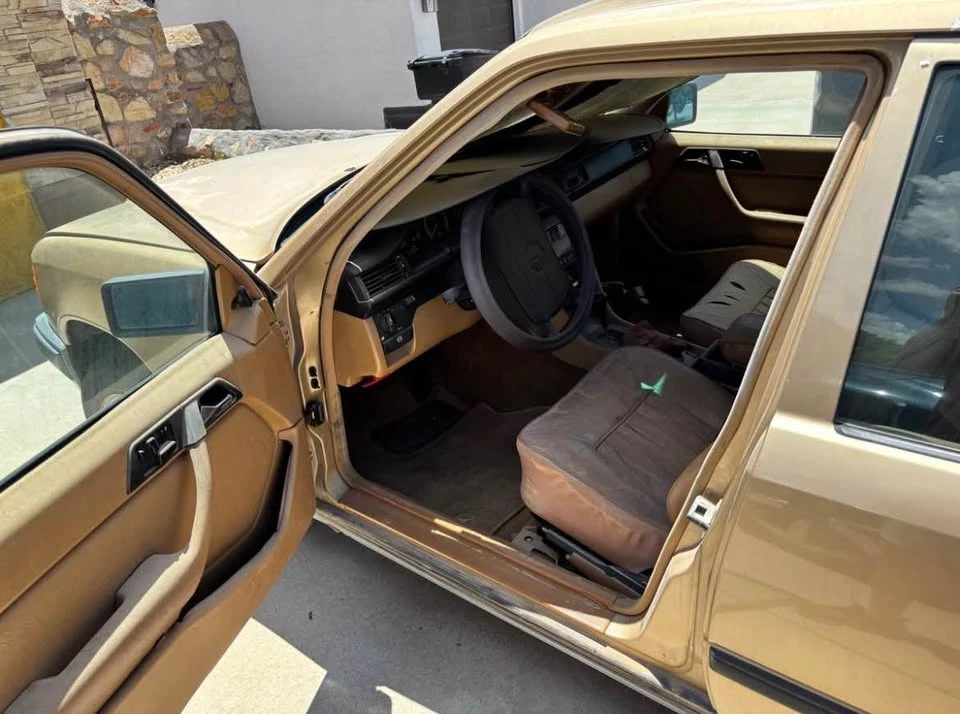 1986 Mercedes-Benz W124 E-Class - Image 3 of 8