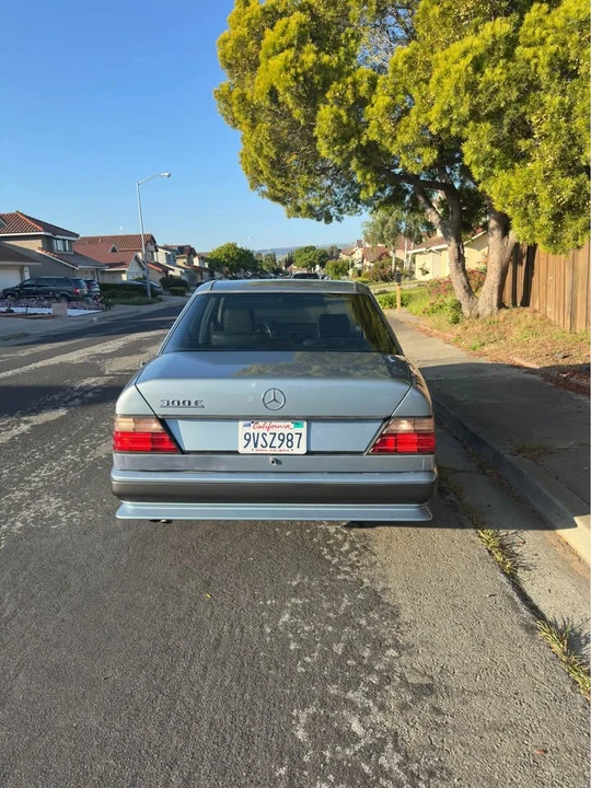 1986 Mercedes-Benz W124 E-Class - Image 5 of 10