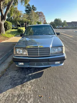 1986 Mercedes-Benz 300E 3.0 Sedan 4D
