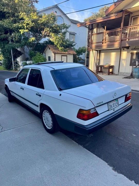 1986 Mercedes-Benz W124 E-Class - Image 16 of 20