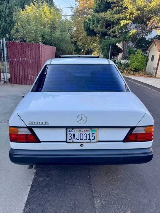 1986 Mercedes-Benz W124 E-Class - Image 17 of 20