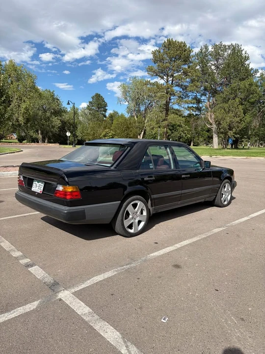 1986 Mercedes-Benz W124 E-Class - Image 2 of 9