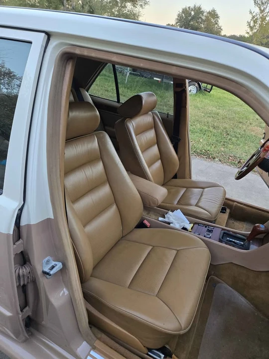 1986 Mercedes-Benz W124 E-Class - Image 2 of 10