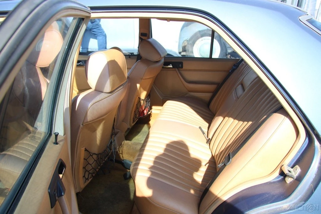 1986 Mercedes-Benz W124 E-Class - Image 20 of 21
